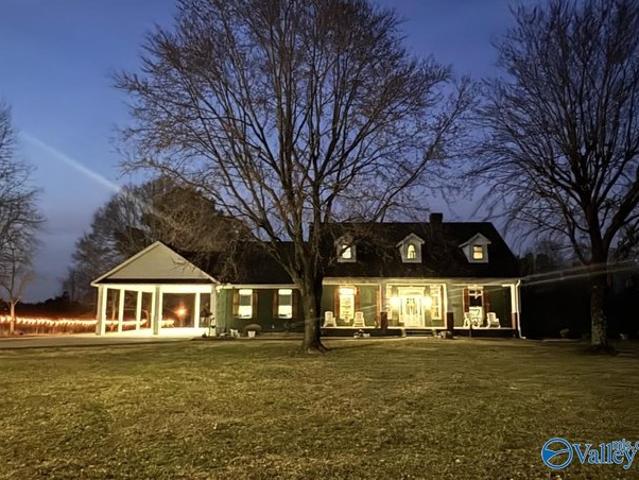 House for sale in Flat Rock, Alabama