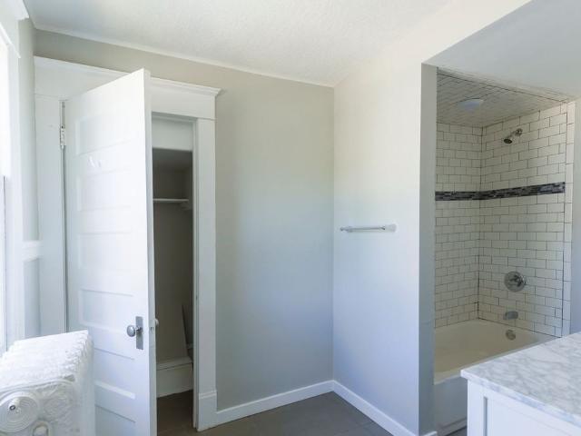 Apartment for rent in Hennepin, Minnesota