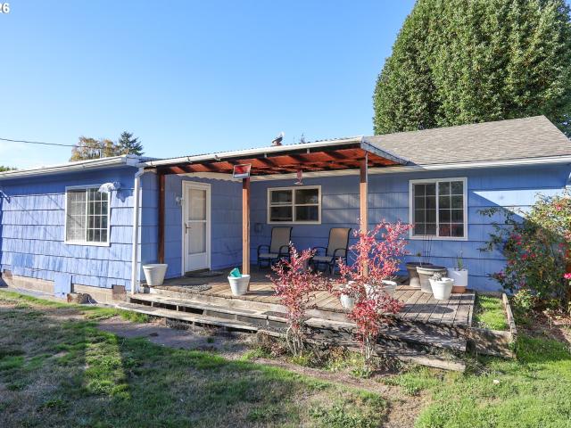 House for sale in Reedsport, Douglas County