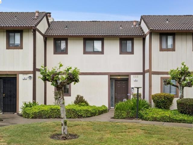 Townhouse for sale in San Pablo, California