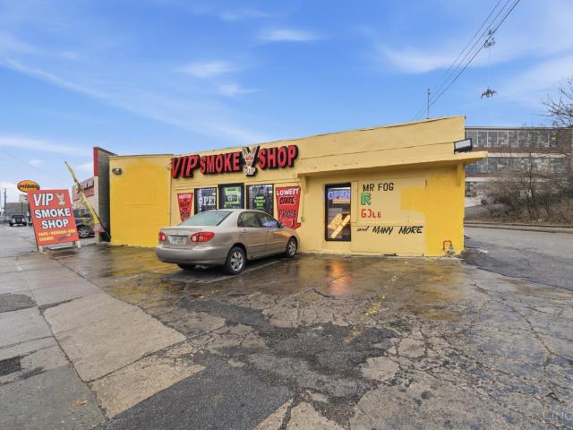 Commercial for sale in Walnut Hills, Roselawn
