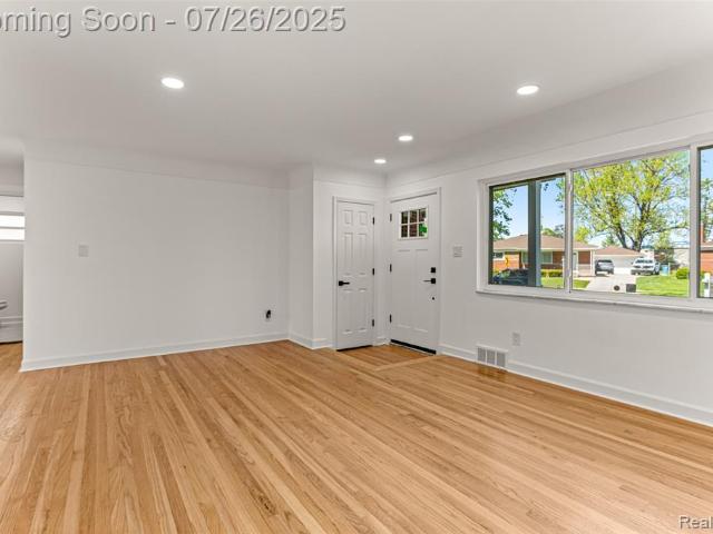 House for sale in Dearborn Heights
