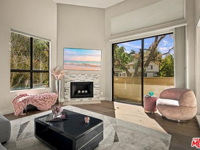 Condo for sale in Calabasas, Los Angeles County