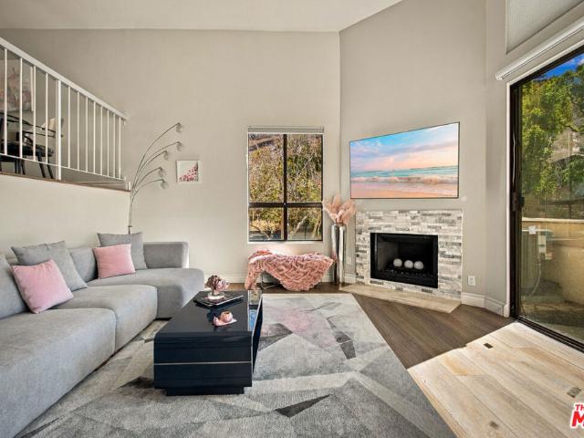 Condo for sale in Calabasas, Los Angeles County