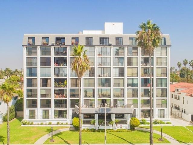 Condo for sale in Long Beach, California