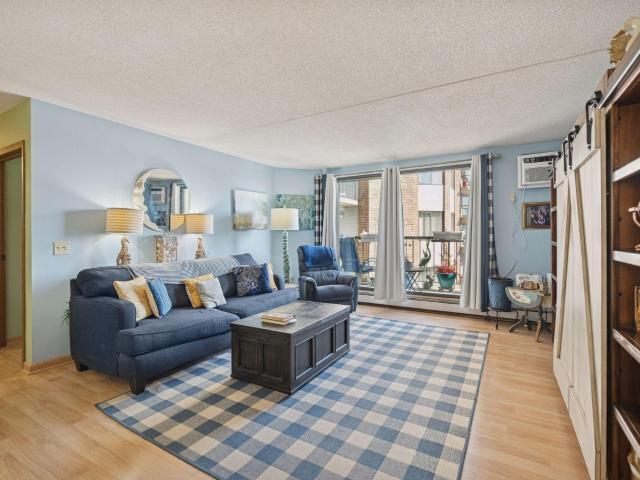 Condo for sale in Hennepin, Minnesota