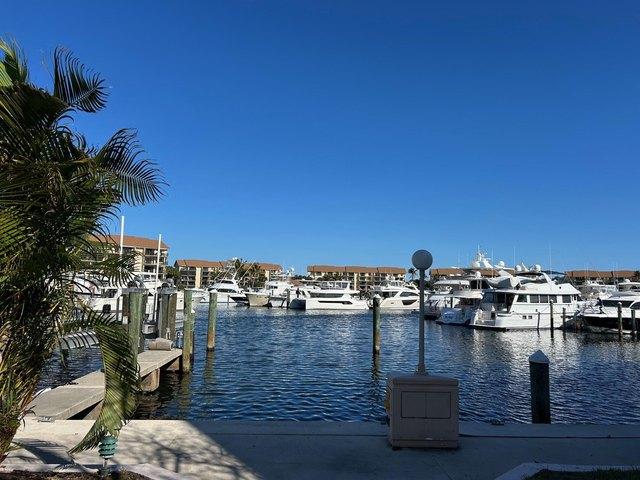 Condo for sale in Jupiter, Florida