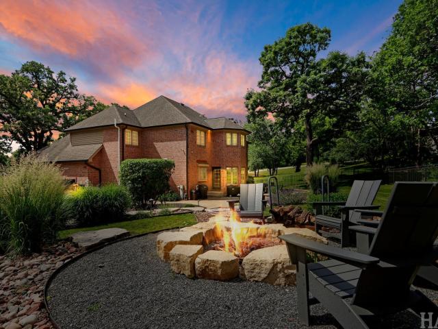 House for sale in Mchenry, Illinois