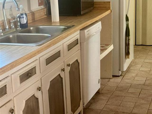 House for sale in Southgate, Commerce