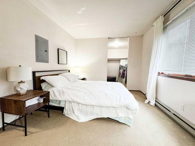Apartment for rent in Regent, Madison