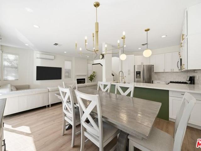 Townhouse for sale in Harbor Pines, Los Angeles