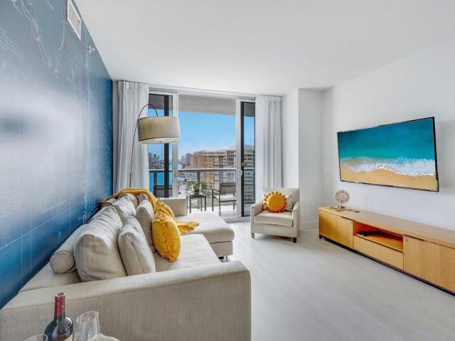 Apartment for rent in Hallandale Beach, Broward County