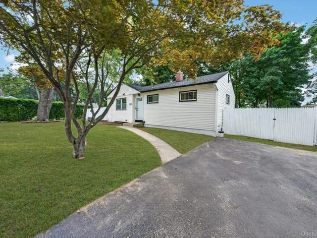 House for sale in Medford, Town of Brookhaven