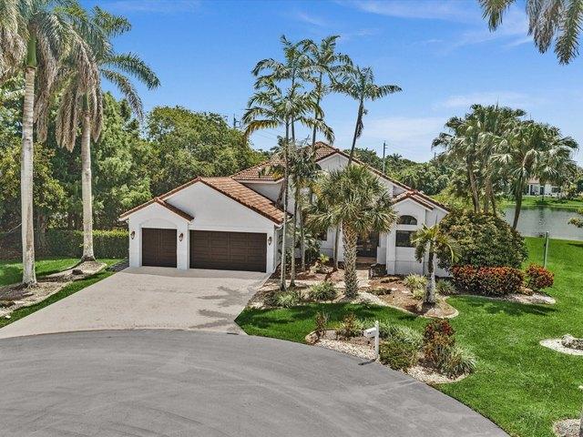 House for sale in Davie, Florida