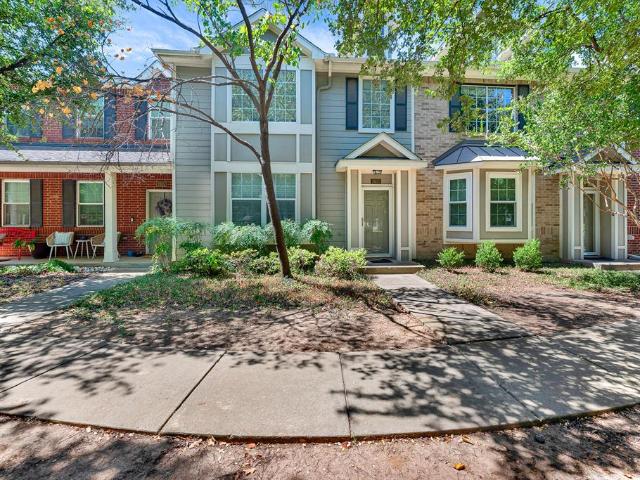 Townhouse for sale in Bedford, Texas