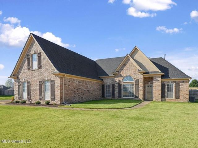House for sale in Southaven, Mississippi