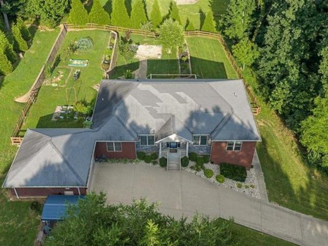 House for sale in Cecilia, Kentucky