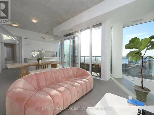 Condo for sale in Toronto Centre, Toronto