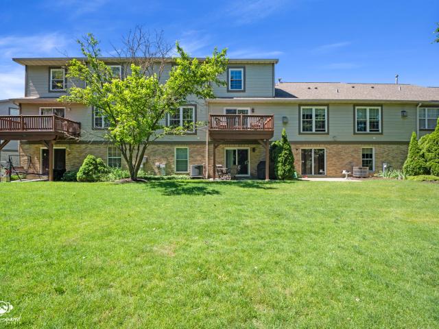 Townhouse for sale in Darien, Illinois