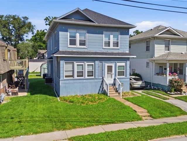 House for sale in East Saint Louis, Illinois