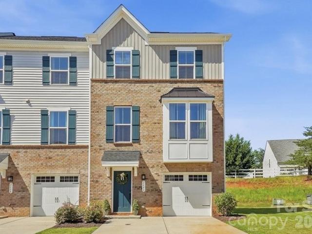 Townhouse for sale in Fort Mill, South Carolina