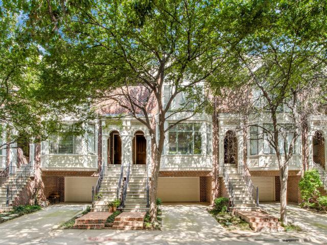 Townhouse for rent in Dallas
