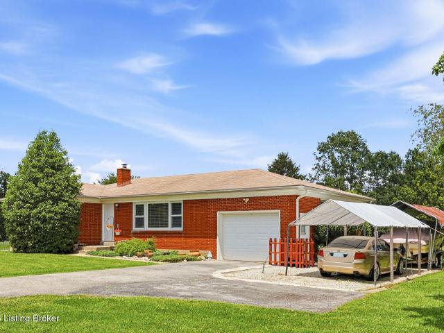 House for sale in La Grange, Kentucky