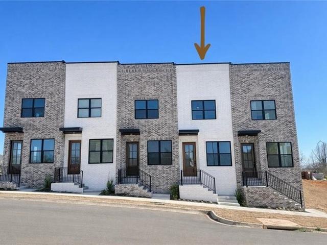 Townhouse for sale in Rogers, Benton County