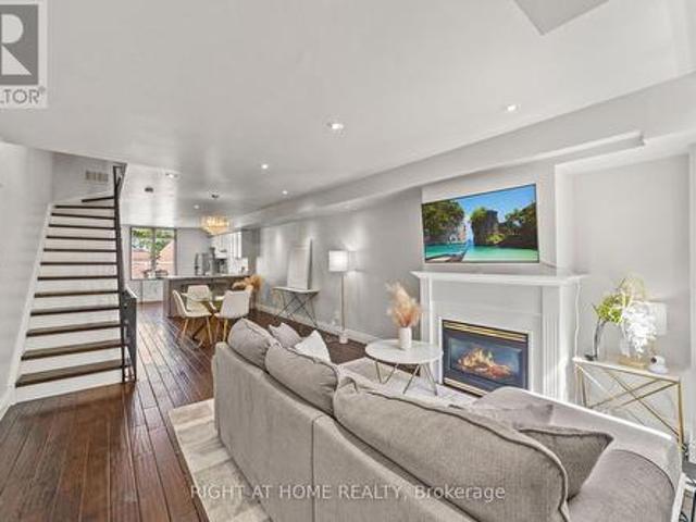 Townhouse for sale in Woburn, Ontario