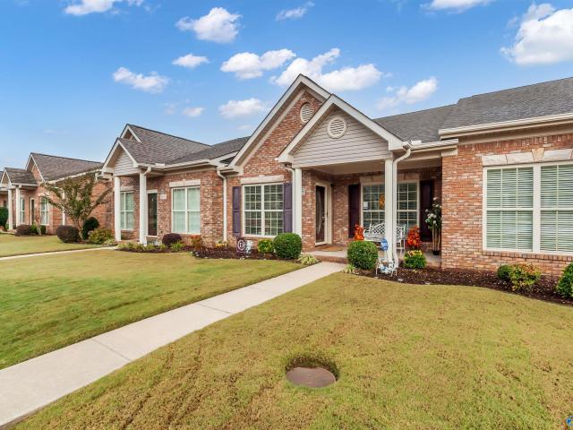 Townhouse for sale in Decatur, Alabama