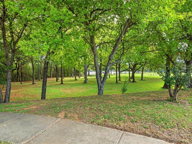 Townhouse for sale in Bedford, Tarrant County