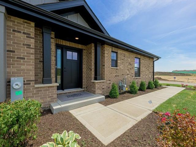 Townhouse for sale in New Lenox, Illinois