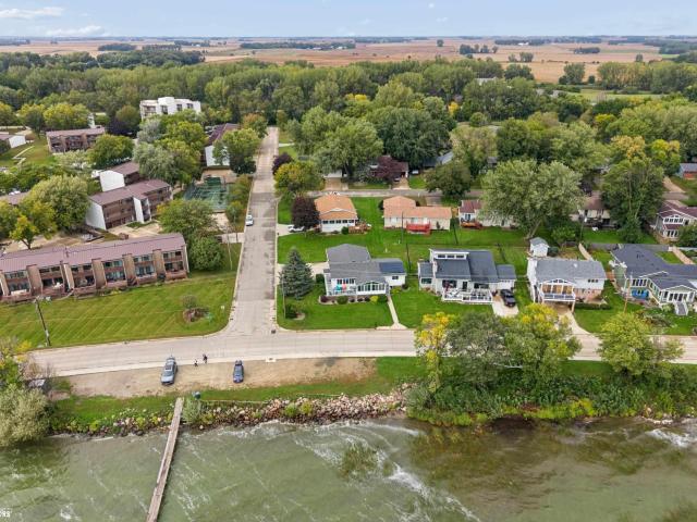 House for sale in Clear Lake, Cerro Gordo County