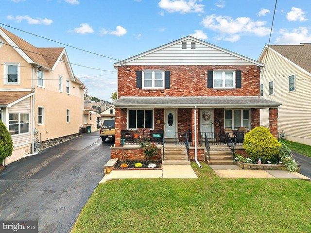 Townhouse for sale in Ardmore, Lower Merion Township