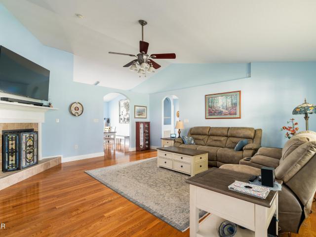 House for sale in Boyds Creek, East Tennessee