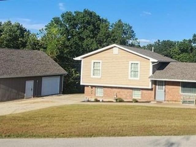 House for sale in De Soto, Missouri