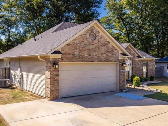 House for sale in Bryant, Saline County