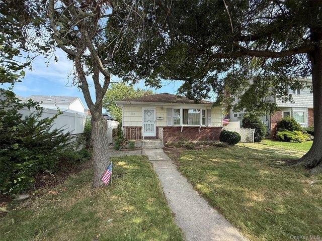 House for sale in Bethpage, Nassau County