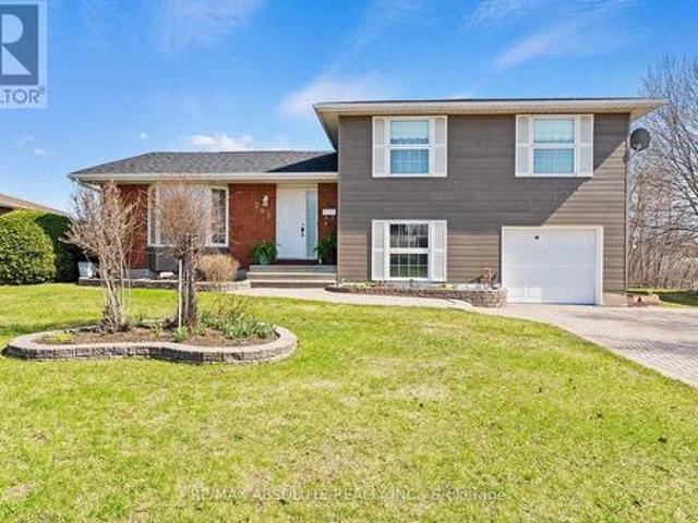 House for sale in Renfrew, Ontario