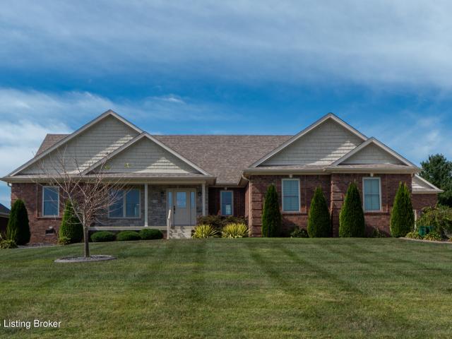 House for sale in Maplehurst Estates, Hillview
