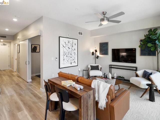 Condo for sale in Oakland, California