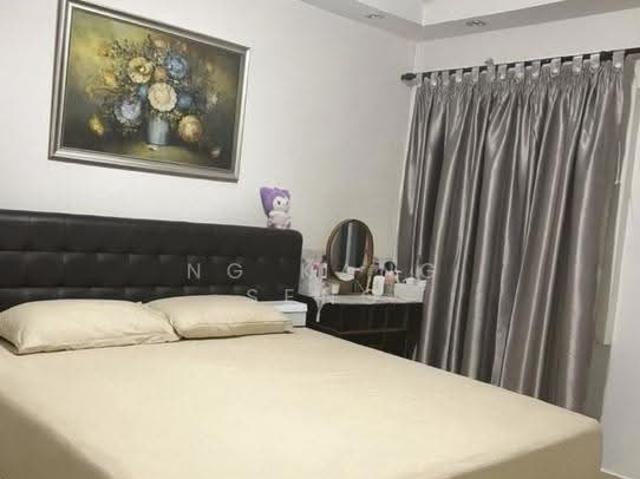 Apartment for rent in Bukit Batok East, Singapore