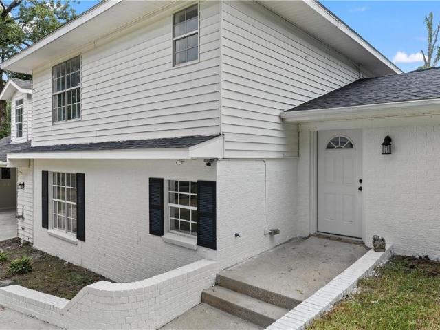 House for sale in Cobbs Addition, Many