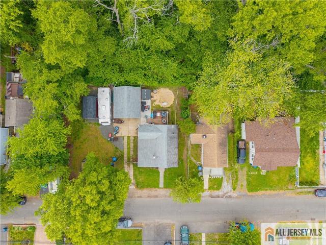 House for sale in Cliffwood, New Jersey
