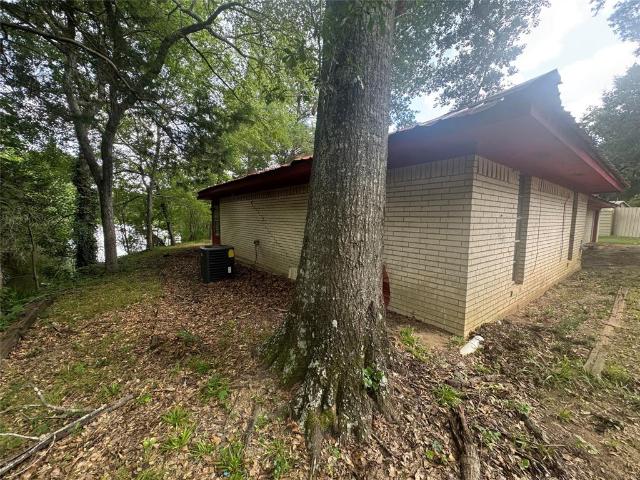 House for sale in Fairfield, Texas