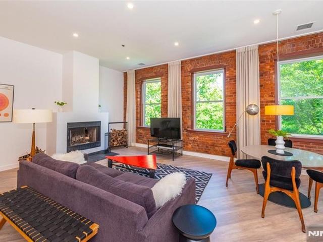 Condo for sale in Passaic, New Jersey
