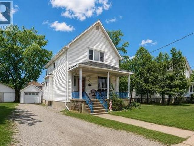 House for sale in Brights Grove, Ontario