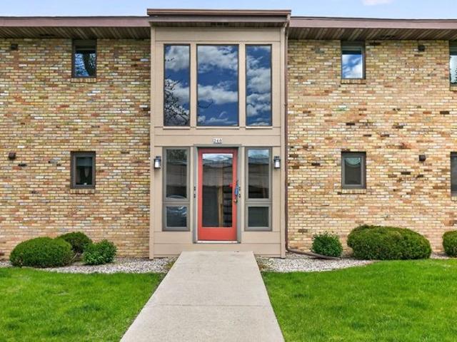 Condo for sale in Oshkosh, Wisconsin