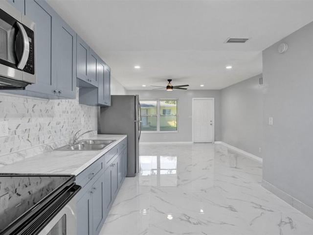 House for sale in Oakland Park, Florida