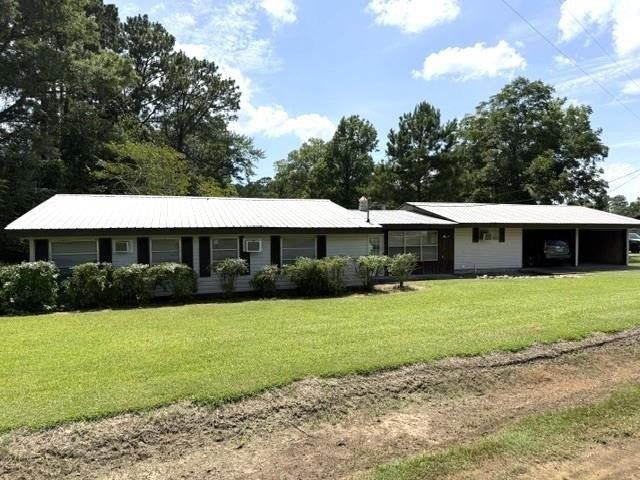 House for sale in Broaddus, Texas